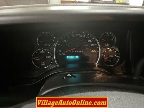 Used 2018 Chevrolet Express 2500 w/ Driver Convenience Package RWD image 9