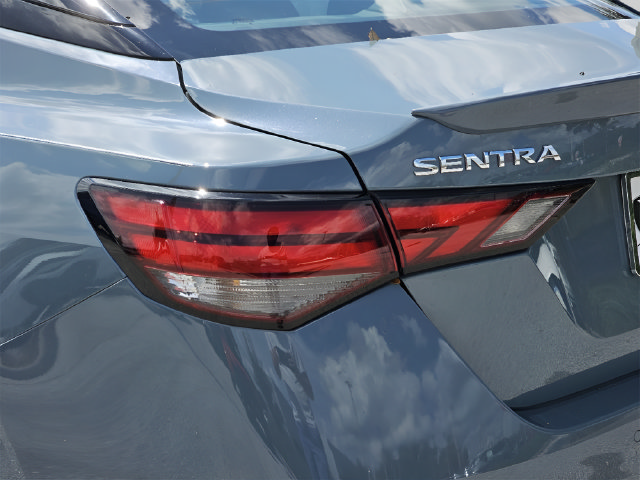 Certified 2025 Nissan Sentra SR FWD image 37