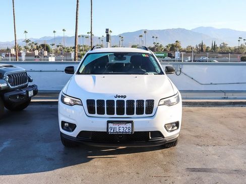 Used 2023 Jeep Cherokee Altitude Lux AWD/4WD image 3
