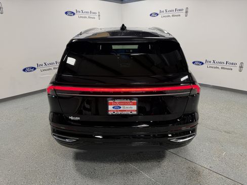 New 2026 Lincoln Nautilus Reserve image 5