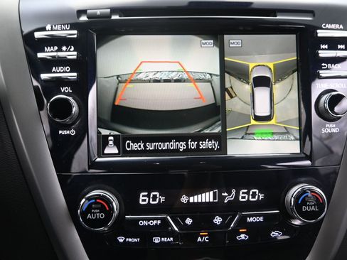 Used 2024 Nissan Murano SL image 16