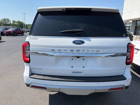 Used 2023 Ford Expedition Limited AWD/4WD image 3