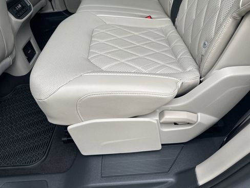 Certified 2024 Volkswagen Atlas SEL Premium R-Line image 35