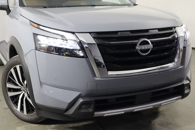 Used 2025 Nissan Pathfinder Platinum w/ Cargo Package AWD/4WD image 44