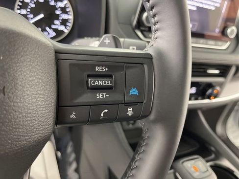 Used 2025 Nissan Rogue SV w/ SV Premium Package FWD image 23