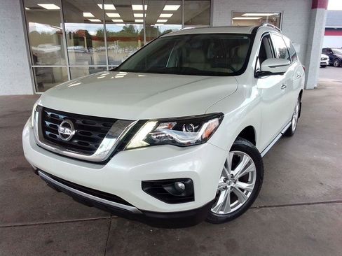 Used 2019 Nissan Pathfinder SL w/ SL Premium Package FWD image 1