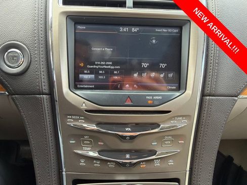 Used 2012 Lincoln MKX AWD image 9