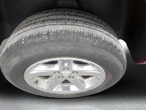 Used 2013 RAM 1500 Express image 19