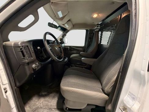 Used 2022 Chevrolet Express 2500 w/ Driver Convenience Package image 16