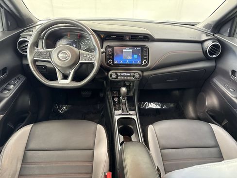 Used 2024 Nissan Kicks SR w/ SR Premium Package FWD image 23