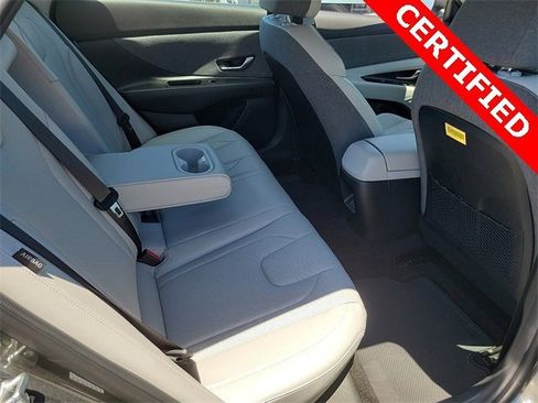Used 2024 Hyundai Elantra Limited image 17