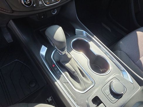 Used 2023 Chevrolet Traverse LT image 19