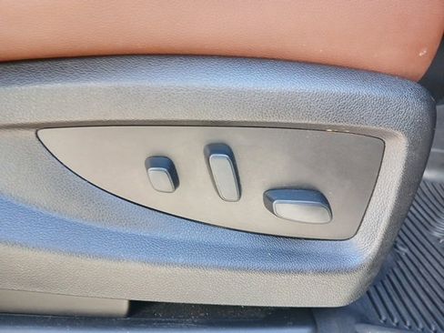 Used 2019 Chevrolet Suburban Premier w/ Premier Plus Edition image 40