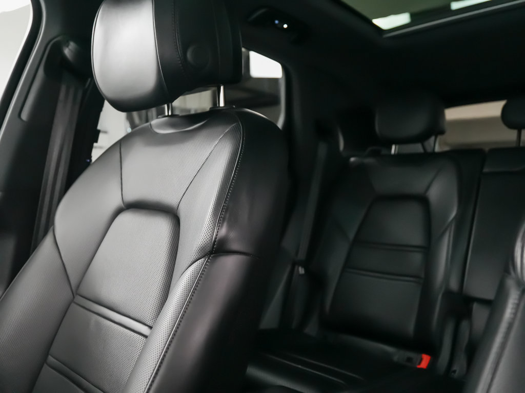 Used 2019 Porsche Cayenne AWD/4WD image 34
