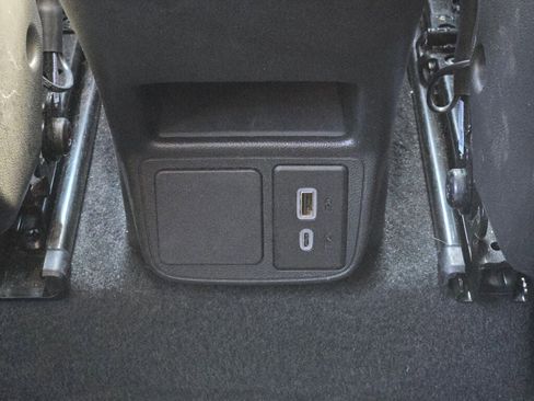 Certified 2025 Buick Encore GX Preferred FWD image 17