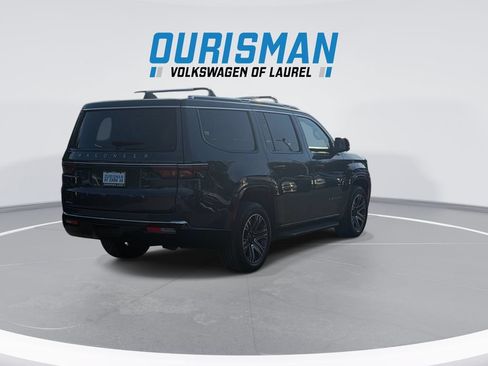 Used 2023 Jeep Wagoneer 4WD w/ Premium Group I image 8