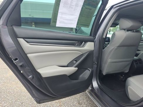 Used 2020 Honda Accord EX image 28