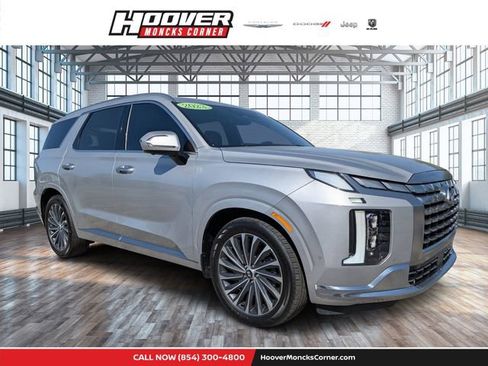 Used 2023 Hyundai Palisade Calligraphy FWD image 1