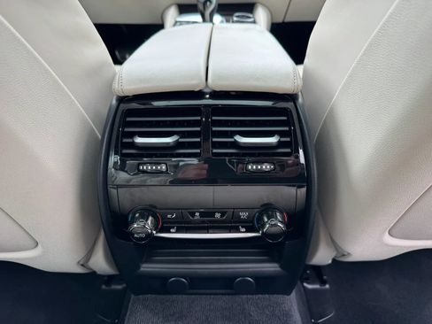 Used 2018 BMW 530e xDrive AWD/4WD image 28