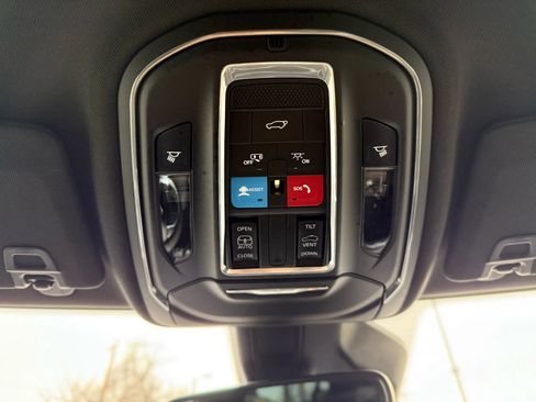 Used 2024 Jeep Grand Cherokee L Altitude image 40