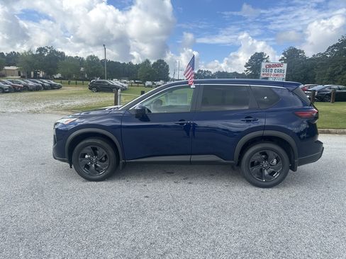 Used 2026 Nissan Rogue SV FWD image 11