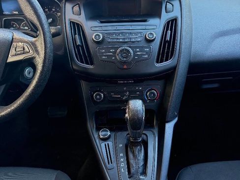 Used 2017 Ford Focus SE image 11