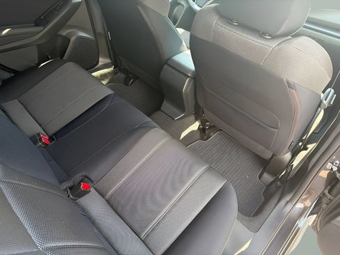 Used 2019 Subaru Crosstrek 2.0i AWD/4WD image 14