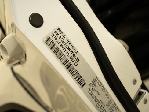 Used 2023 Jeep Compass Limited image 19