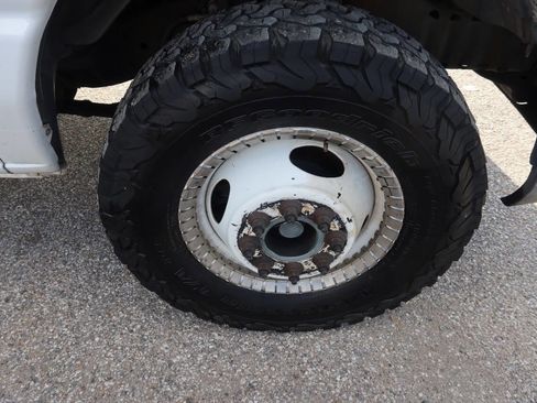 Used 2010 Ford E-350 and Econoline 350 Super Duty image 32