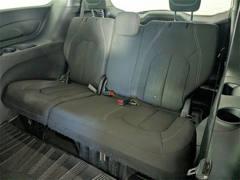 Used 2018 Chrysler Pacifica Touring Plus w/ S Appearance Package image 28