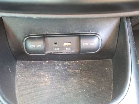 Used 2018 Kia Soul image 28