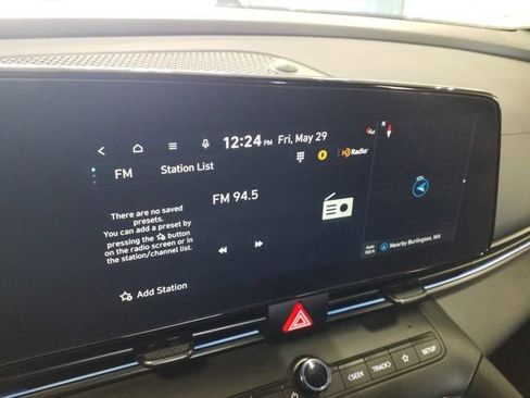 Used 2025 Hyundai Elantra Hybrid FWD image 6