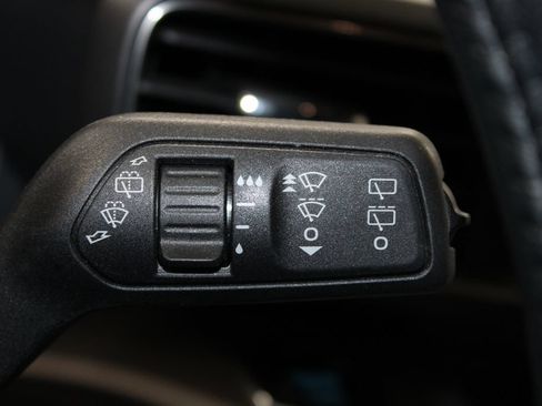 Used 2023 Ford Explorer XLT w/ Equipment Group 202A RWD image 41