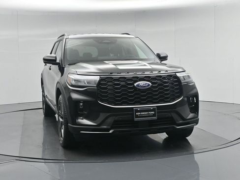 Used 2025 Ford Explorer ST-Line w/ ST-Line Street Pack image 57