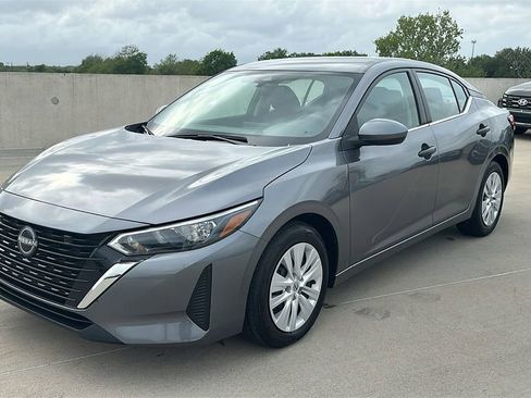 Used 2024 Nissan Sentra S image 8