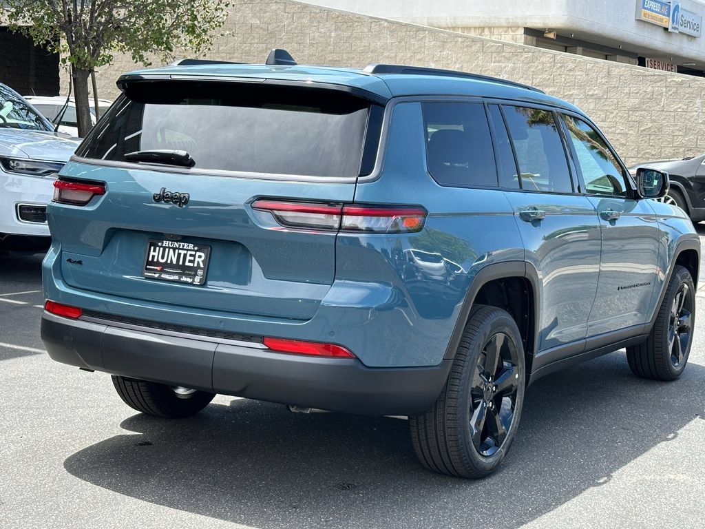 New 2026 Jeep Grand Cherokee L Limited w/ Limited Altitude Package AWD/4WD image 7