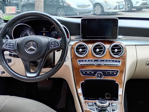 Used 2018 Mercedes-Benz C 300 Sedan image 19
