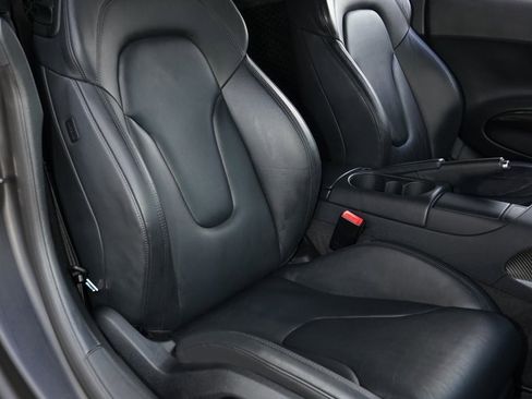 Used 2011 Audi R8 V10 image 13