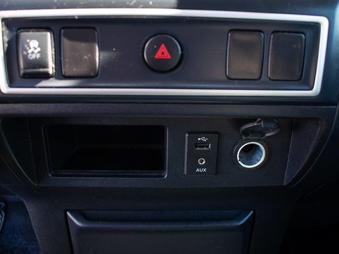 Used 2017 Nissan Titan S image 22