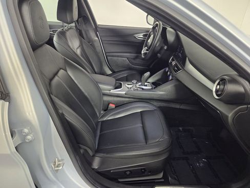 Used 2024 Alfa Romeo Giulia Ti image 5