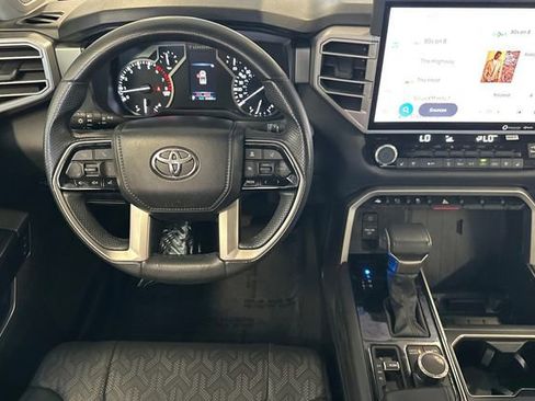 Used 2023 Toyota Tundra Limited AWD/4WD image 17