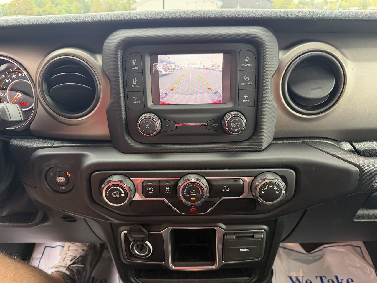 Used 2021 Jeep Gladiator Sport AWD/4WD image 29