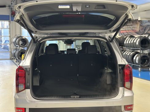 Used 2022 Hyundai Palisade SEL w/ 8P Bench Seat Package image 6