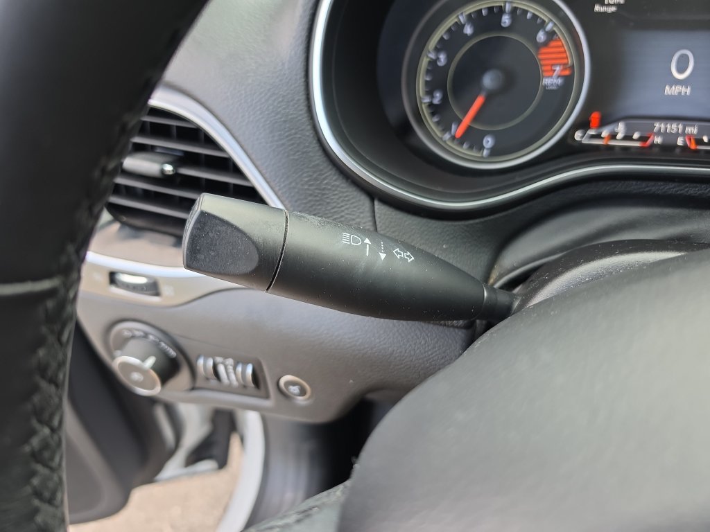 Used 2019 Jeep Cherokee Limited FWD image 26
