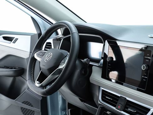 New 2026 Volkswagen Taos SE FWD image 33