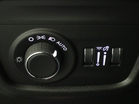 New 2025 Jeep Grand Cherokee L Altitude image 35