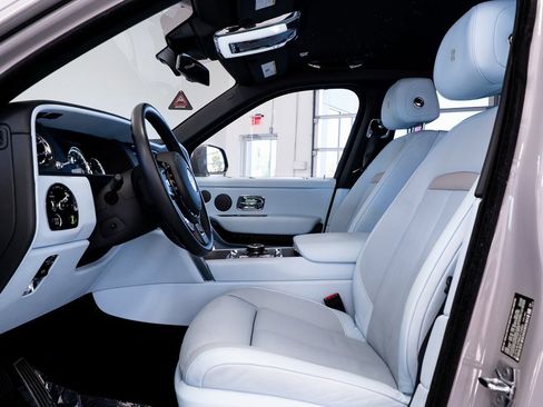 Used 2022 Rolls-Royce Cullinan image 28