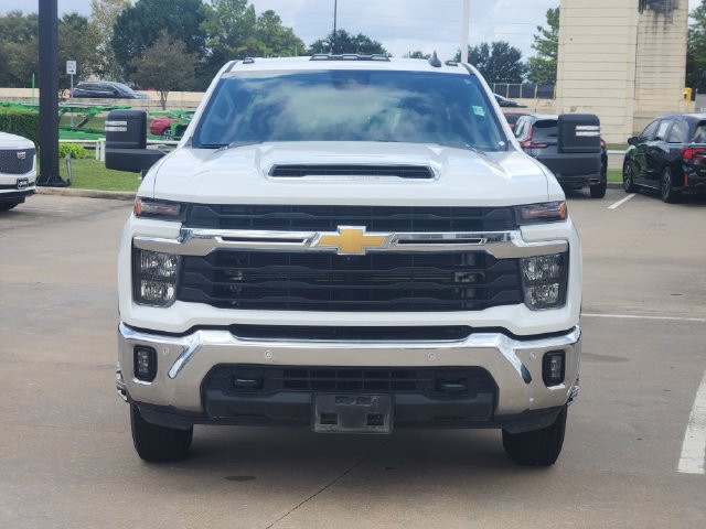 Used 2025 Chevrolet Silverado 3500 LT w/ Safety Package AWD/4WD image 2