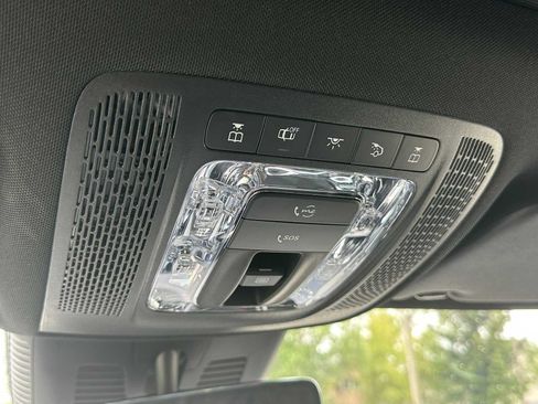 Used 2024 Mercedes-Benz GLB 250 GLB 250 image 36