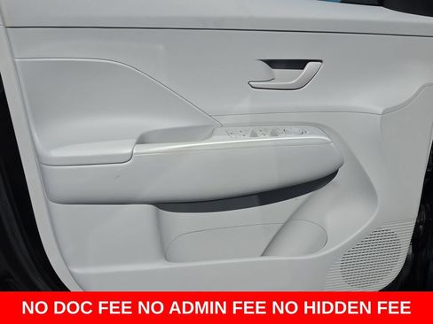 Used 2024 Hyundai Kona SE AWD/4WD image 12